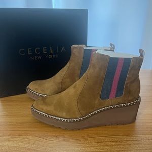 NWOT CECELIA NEW YORK Gemma Suede Boots